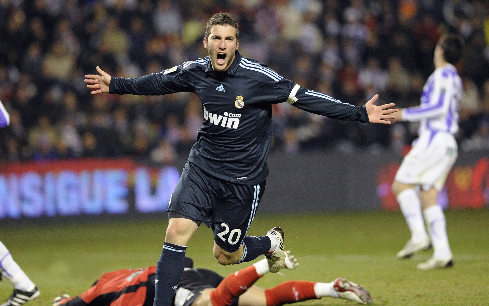 费兰·托雷斯助攻火力全开,皇马攻势如虹,费兰托雷斯转会费