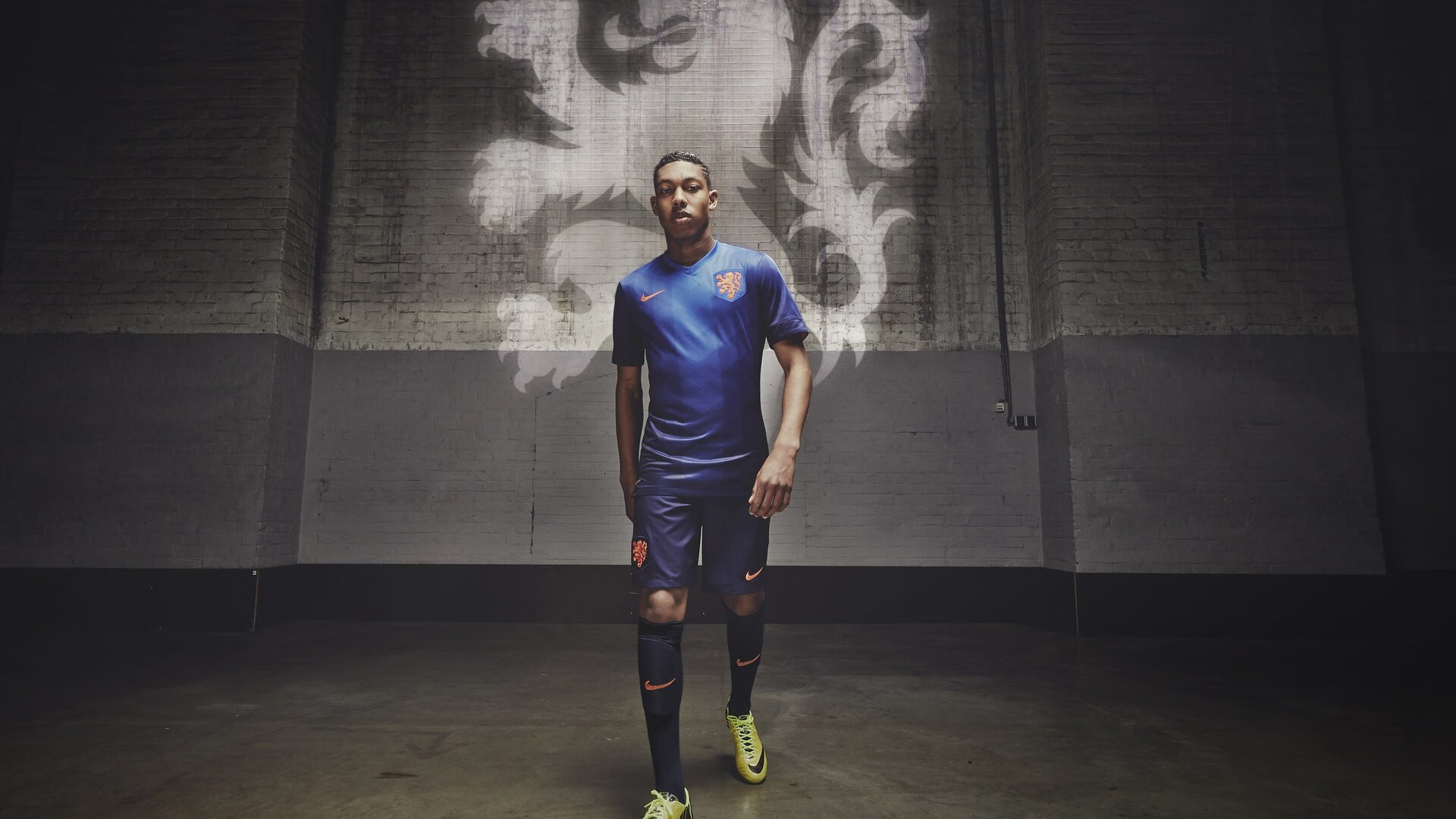 融合“足球+科技+旅游”产业链示范项目在行业中持续推进，行业空间不断扩展